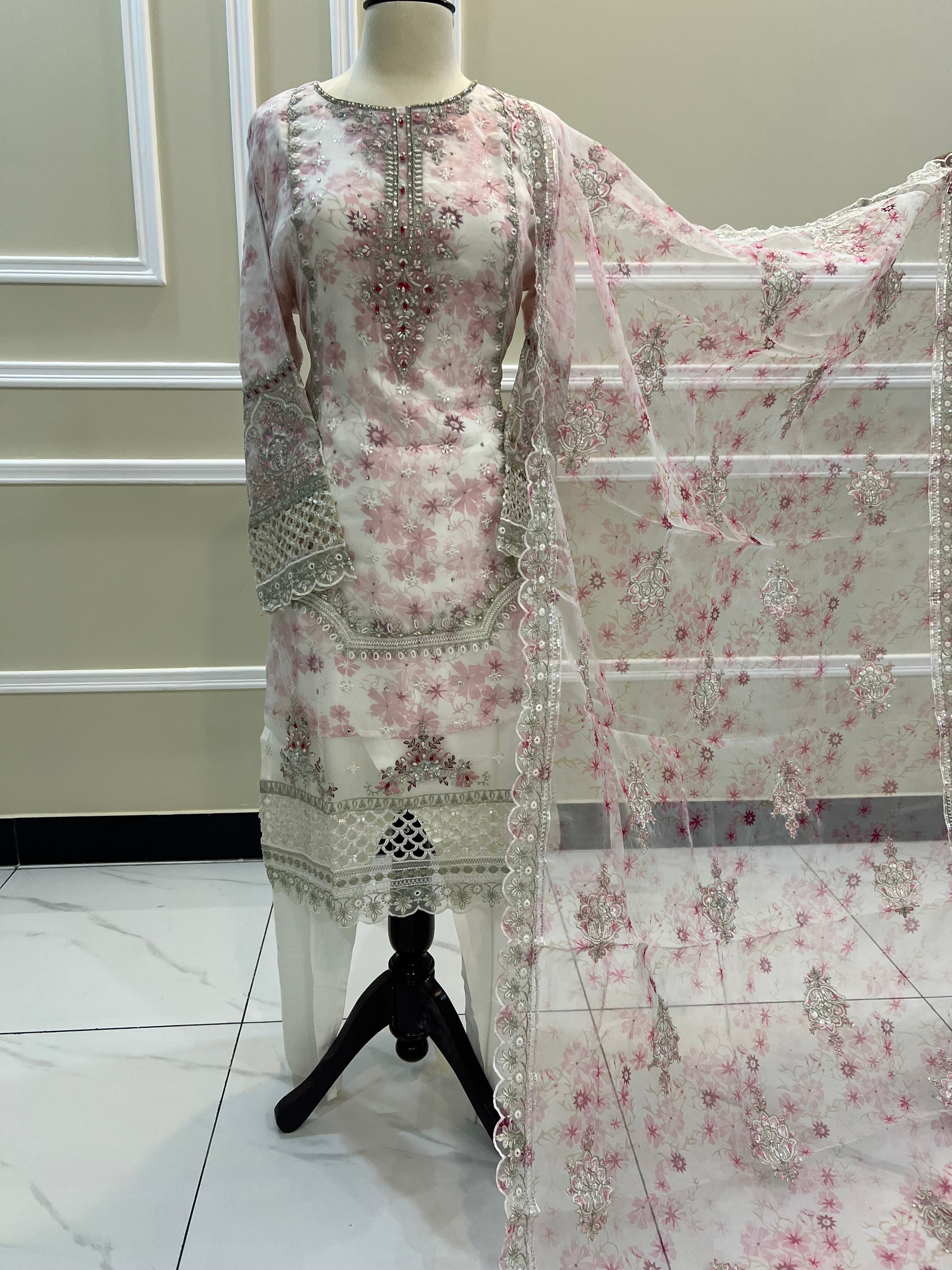 Nargis – Blush Elegance