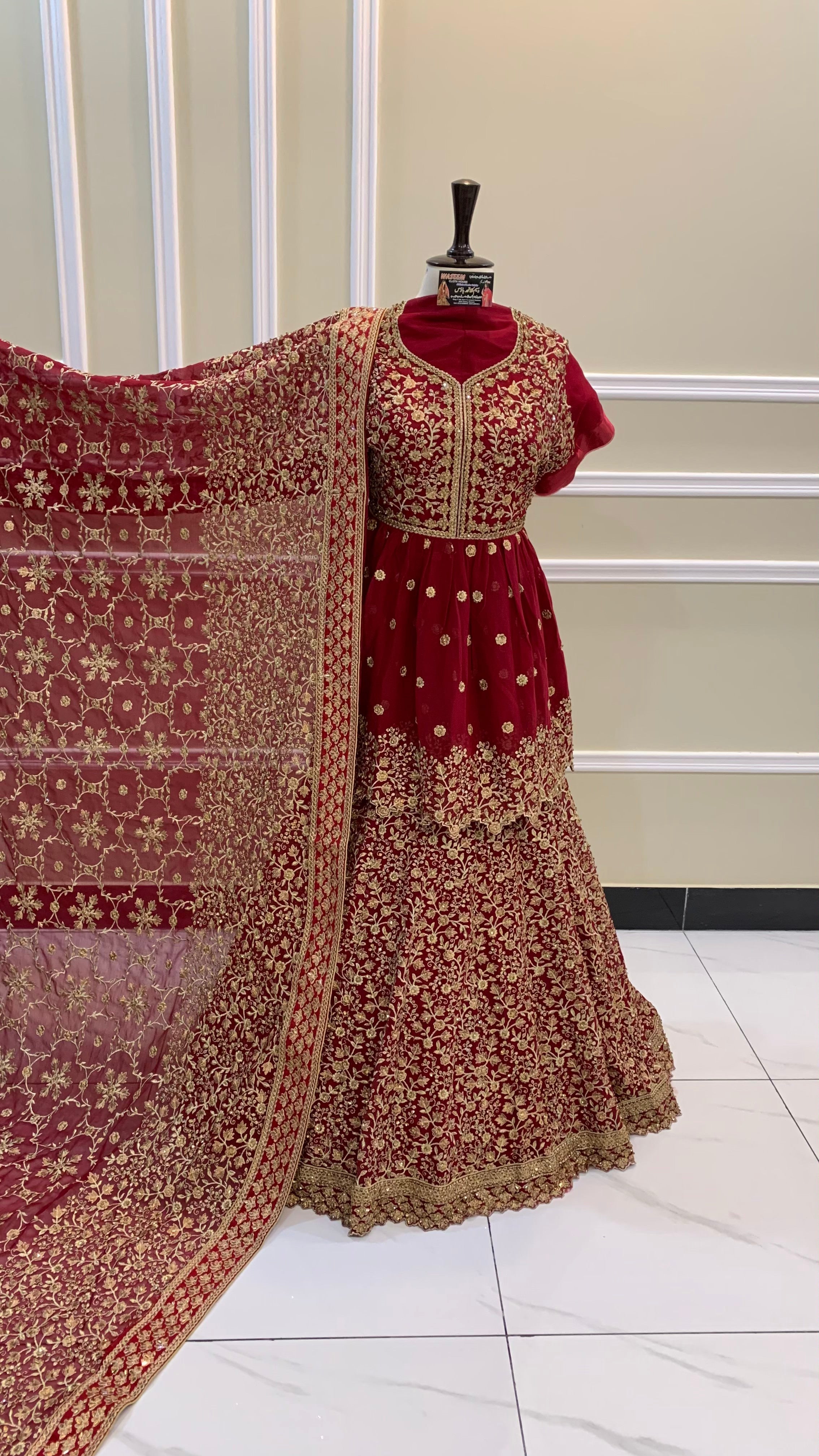 Meher – Scarlet Majesty