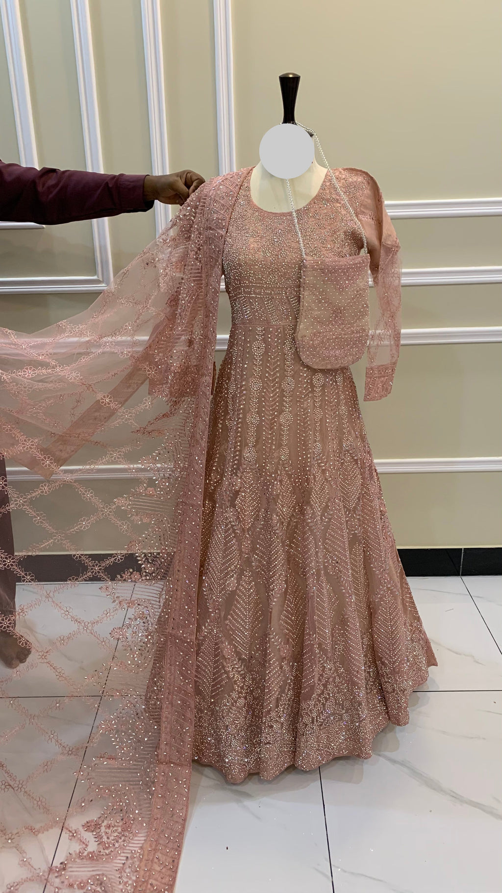 Mahveen – Blush Radiance