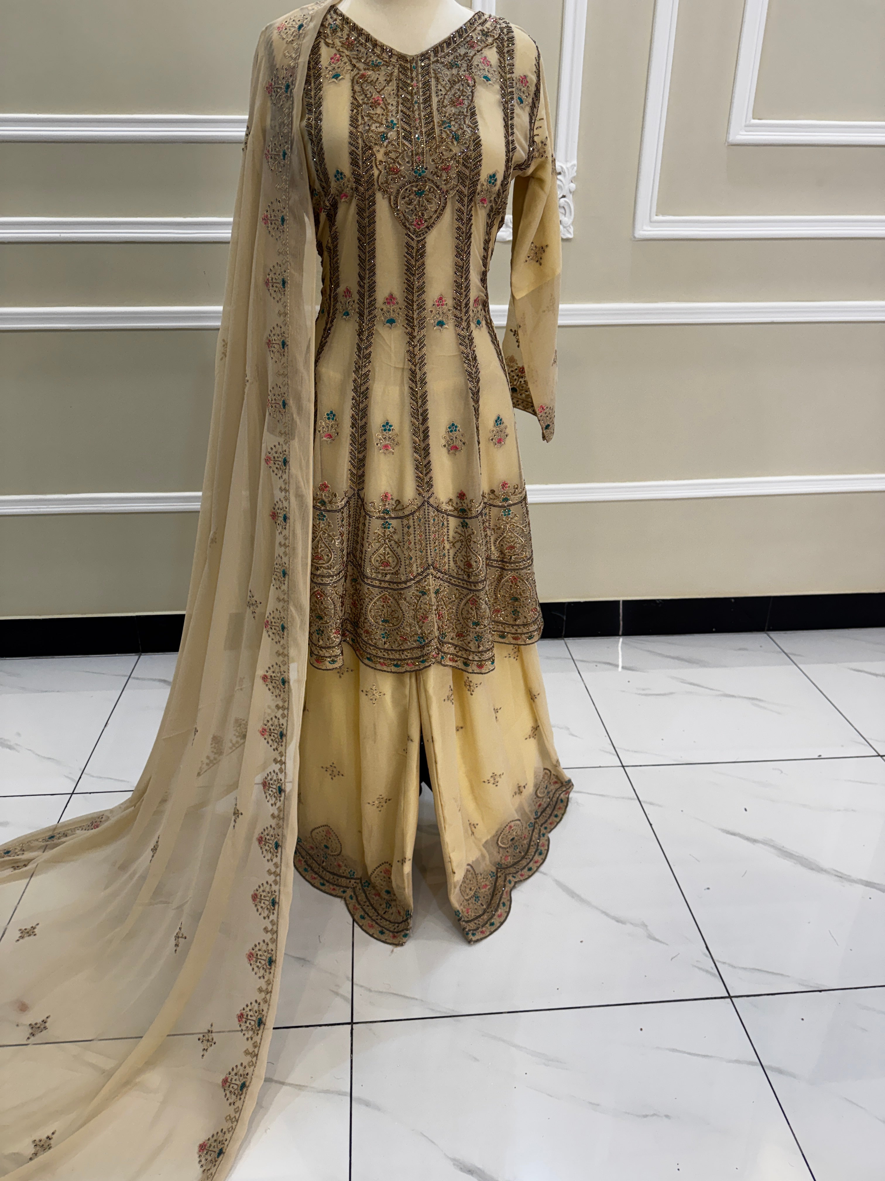 Zareen – Golden Grace