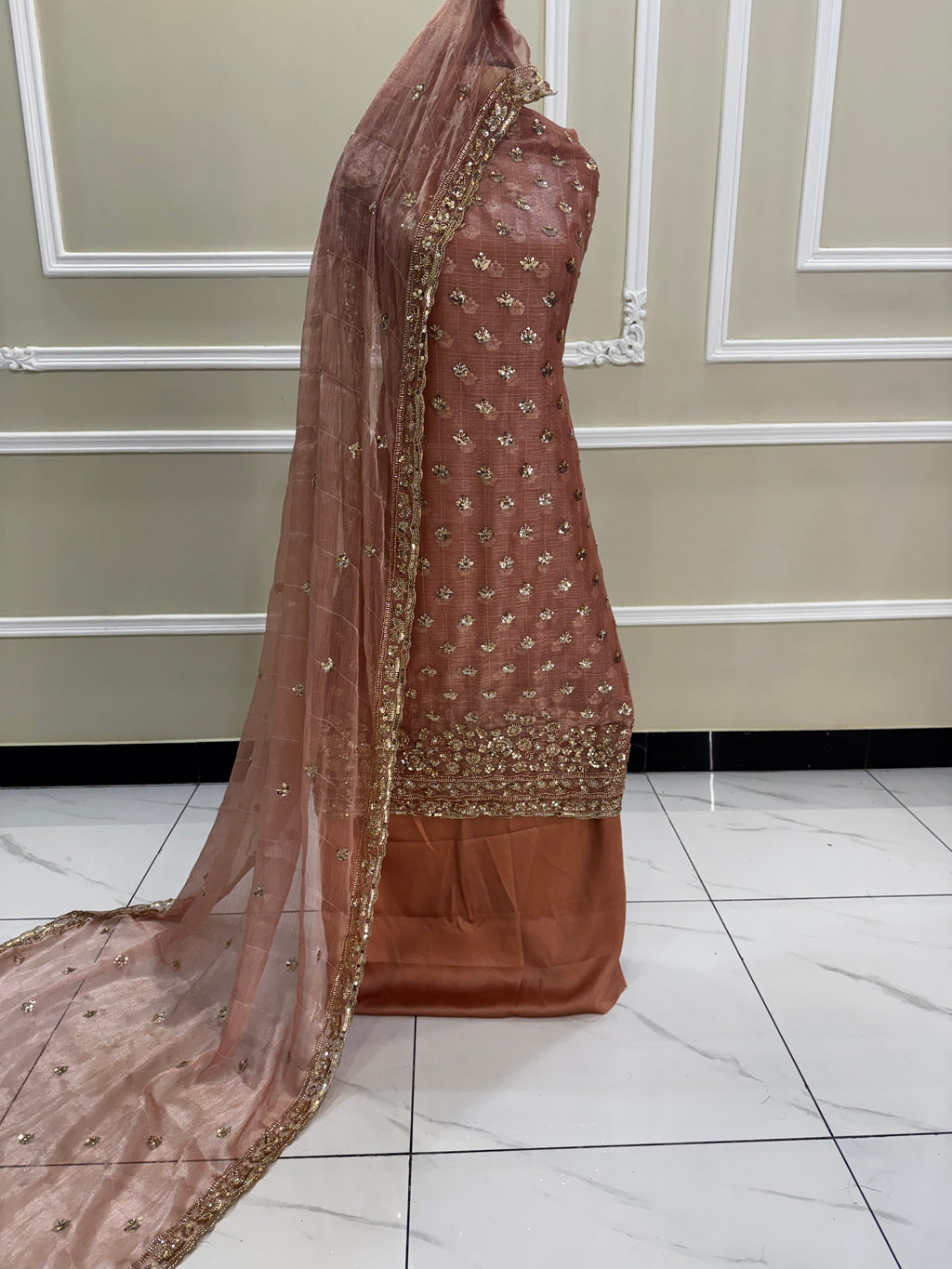 Gulnaar – Rose Gold Grace