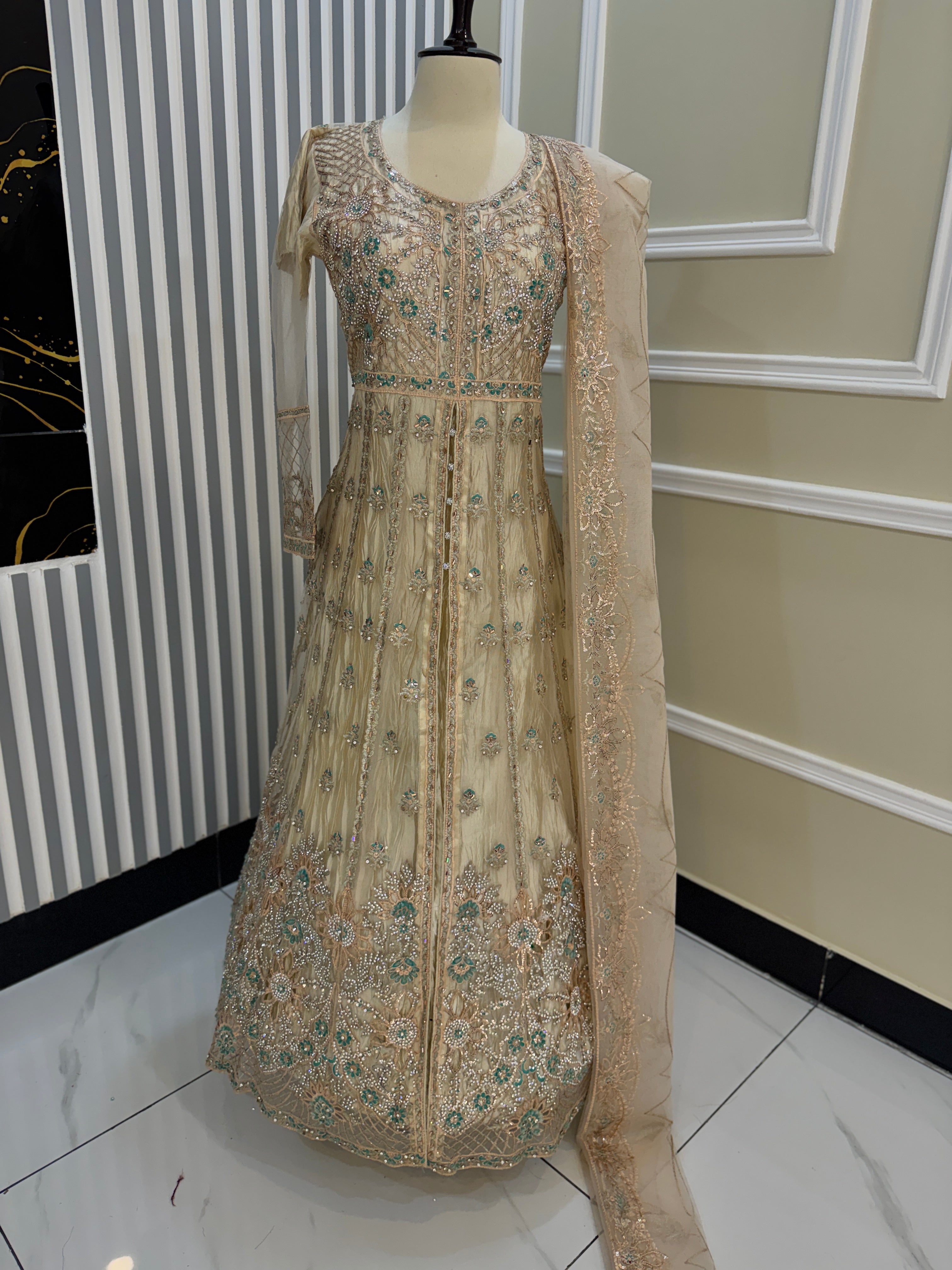 Sahar – Gold Royale